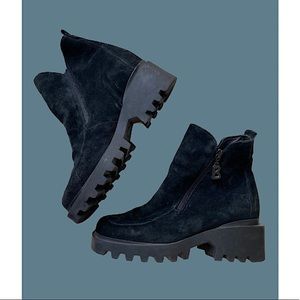 Bogner Suede chunky heeled zip-up boots🦇